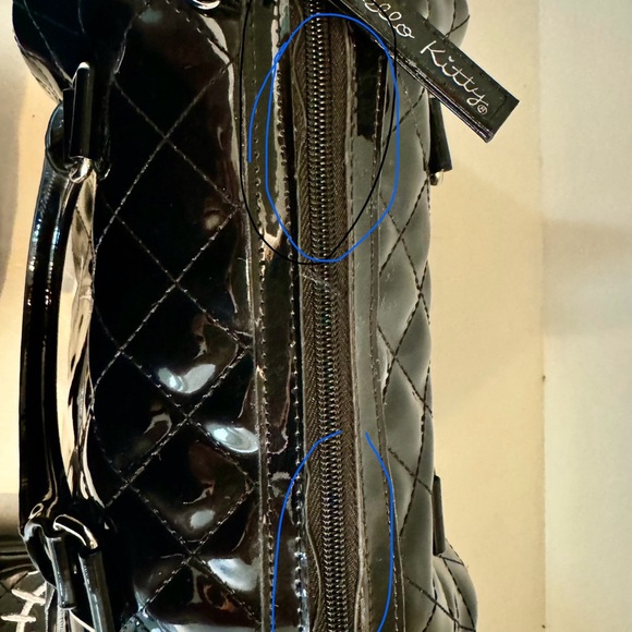 Hello Kitty Embossed Handbag with matching Wallet Nwot - Picture 7 of 7